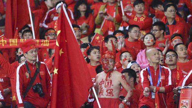 女生脱内衣内裤